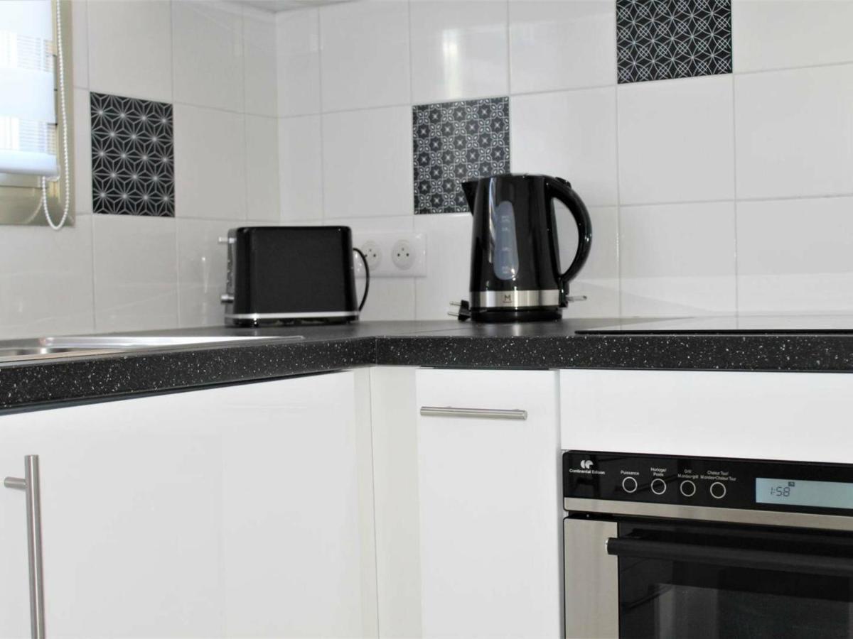 En Rdj Avec Jardin, A 3m, Clim Et Parking, - Fr-1-252a-74 * Villeneuve-Loubet