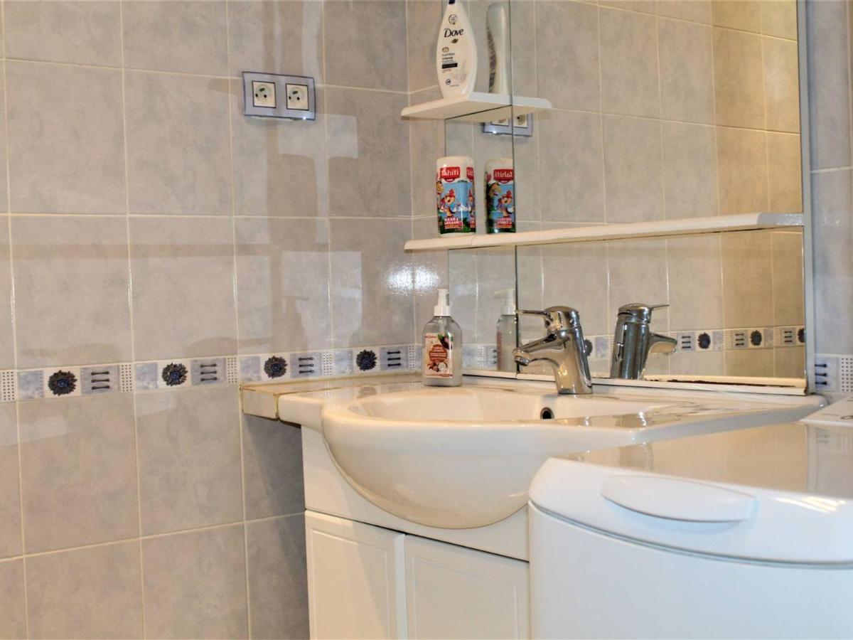 En Rdj Avec Jardin, A 3m, Clim Et Parking, - Fr-1-252a-74 Apartment *