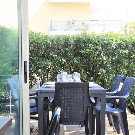 Studio En Rdj Avec Jardin, Plage A 3M, Clim Et Parking, Villeneuve-Loubet - Fr-1-252A-74 Exterior photo
