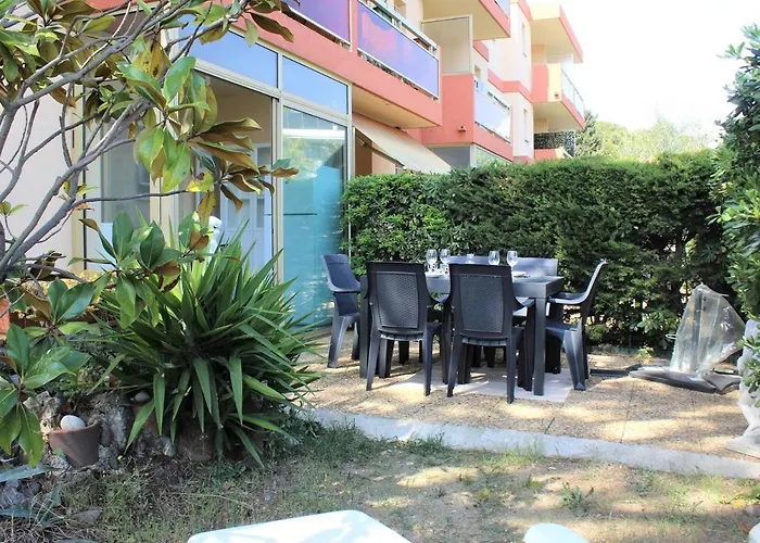 Studio En Rdj Avec Jardin, Plage A 3M, Clim Et Parking, Villeneuve-Loubet - Fr-1-252A-74